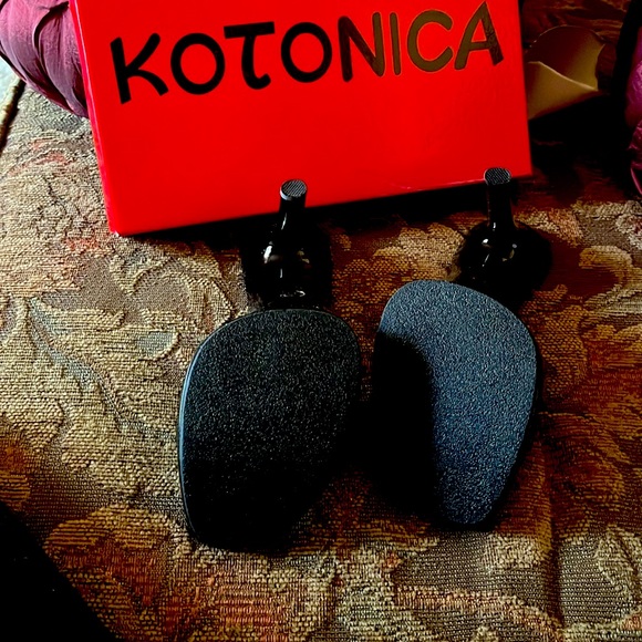 5” heel make legs look very long, Love them but fractured neck and love 👠 - Picture 6 of 6